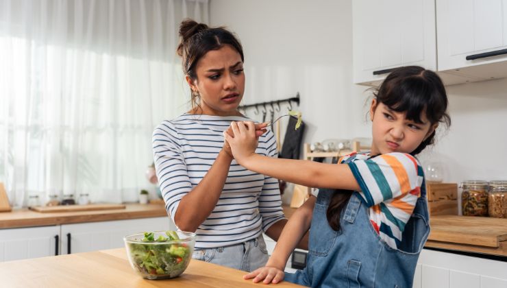 Se hai comprato insalata confezionata, potresti avere in casa un prodotto che non dovresti consumare: ecco cosa sapere