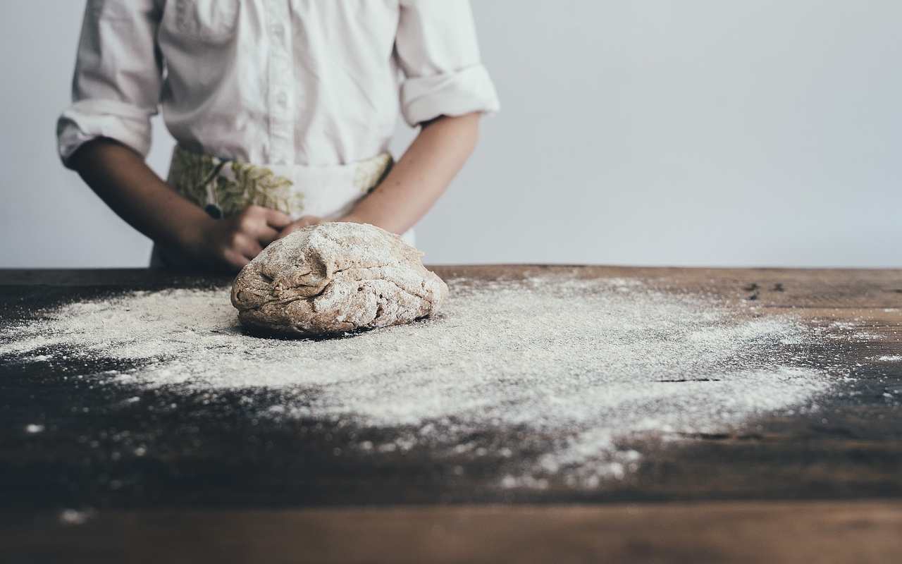 Pane sfornato nei supermercati: la verità è ben altra | Cosa ti danno da mangiare veramente