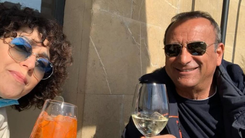 Francesca Vaccaro e Carlo Conti, beccati a fare la spesa in questo supermercato: anche loro comprano le sottomarche | Non è tutto oro quel che luccica