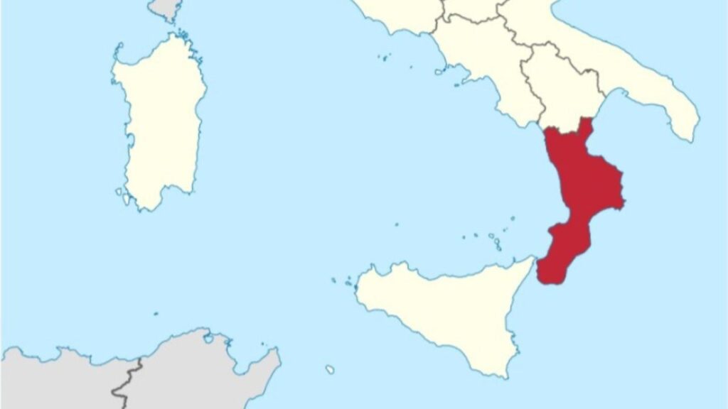 Ultim’ora: addio per sempre alla Calabria | È ufficiale il distaccamento dalla Repubblica Italiana: “Non ci mancherete”